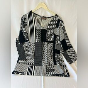 Easywear Blocked Design Tee By Chico's. Size: 3 (16/18 XL)